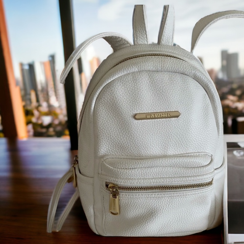 Steve Madden small backpack - Picture 1 of 7